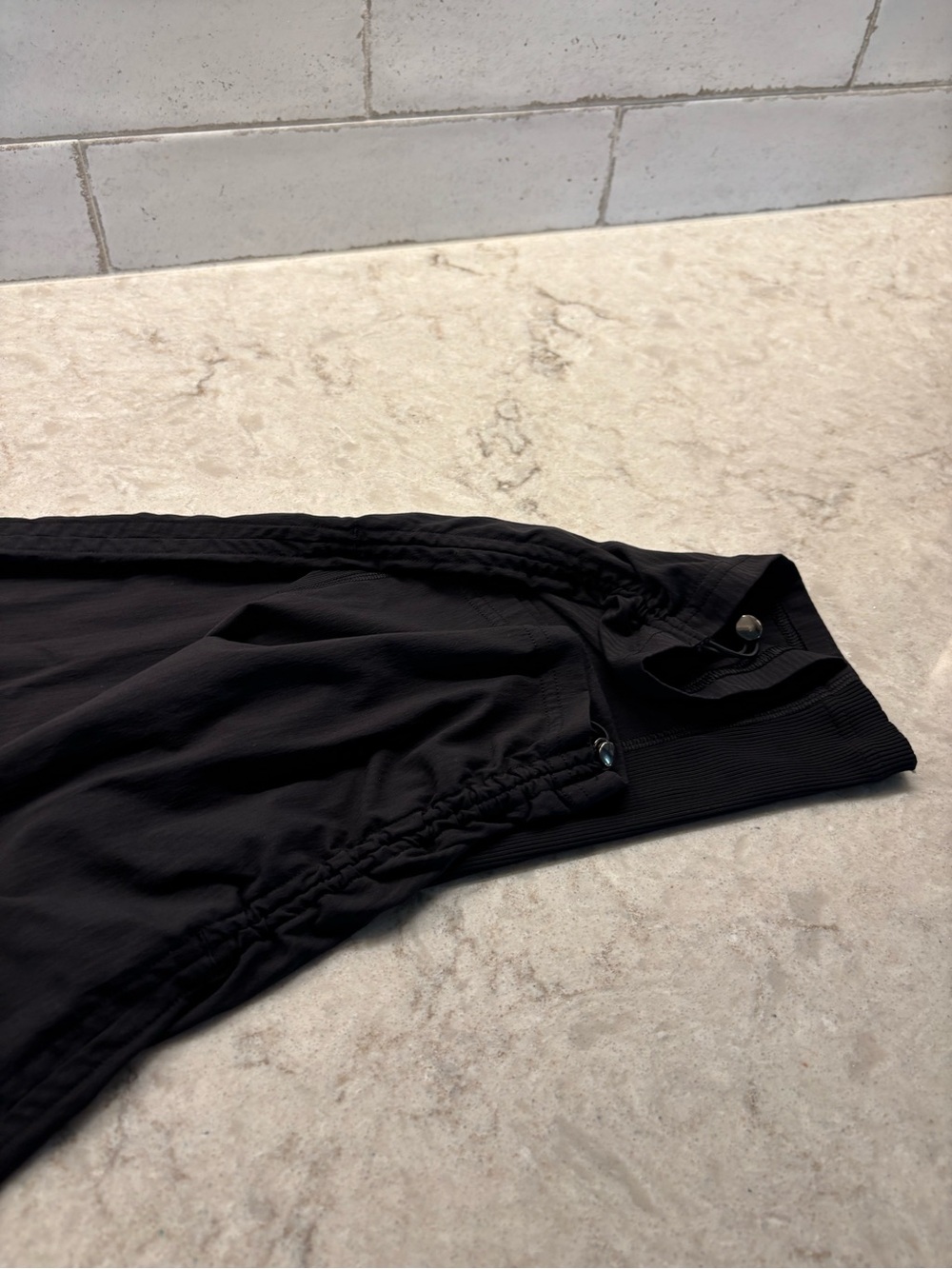 Lululemon - Picture 3 of 6